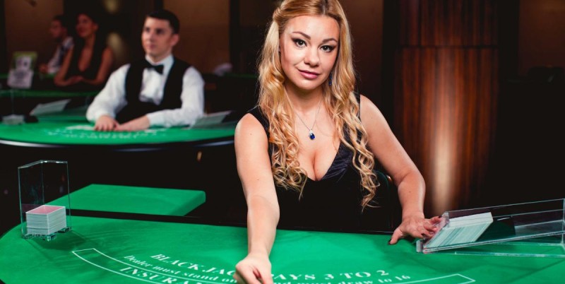 Trải nghiệm game live casino cùng các dealer chuyên nghiệp tại nhà cái